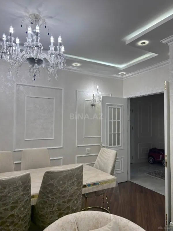 Satılır 3 otaqlı mənzil 150 m²