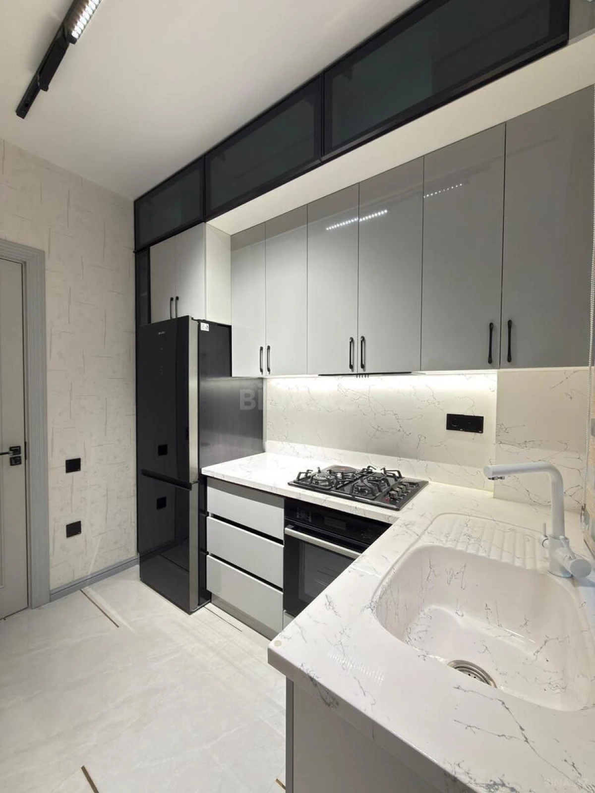 Satılır 2 otaqlı mənzil 60 m²