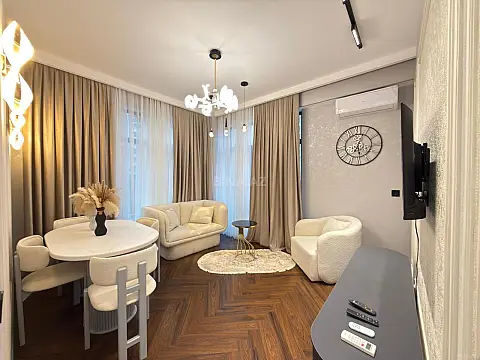 Satılır 2 otaqlı mənzil 60 m²