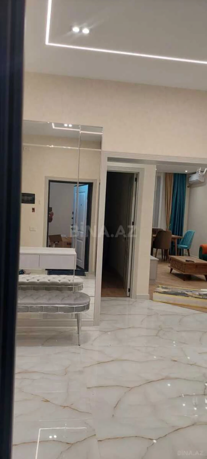Kirayə verilir 2 otaqlı mənzil 90 m²