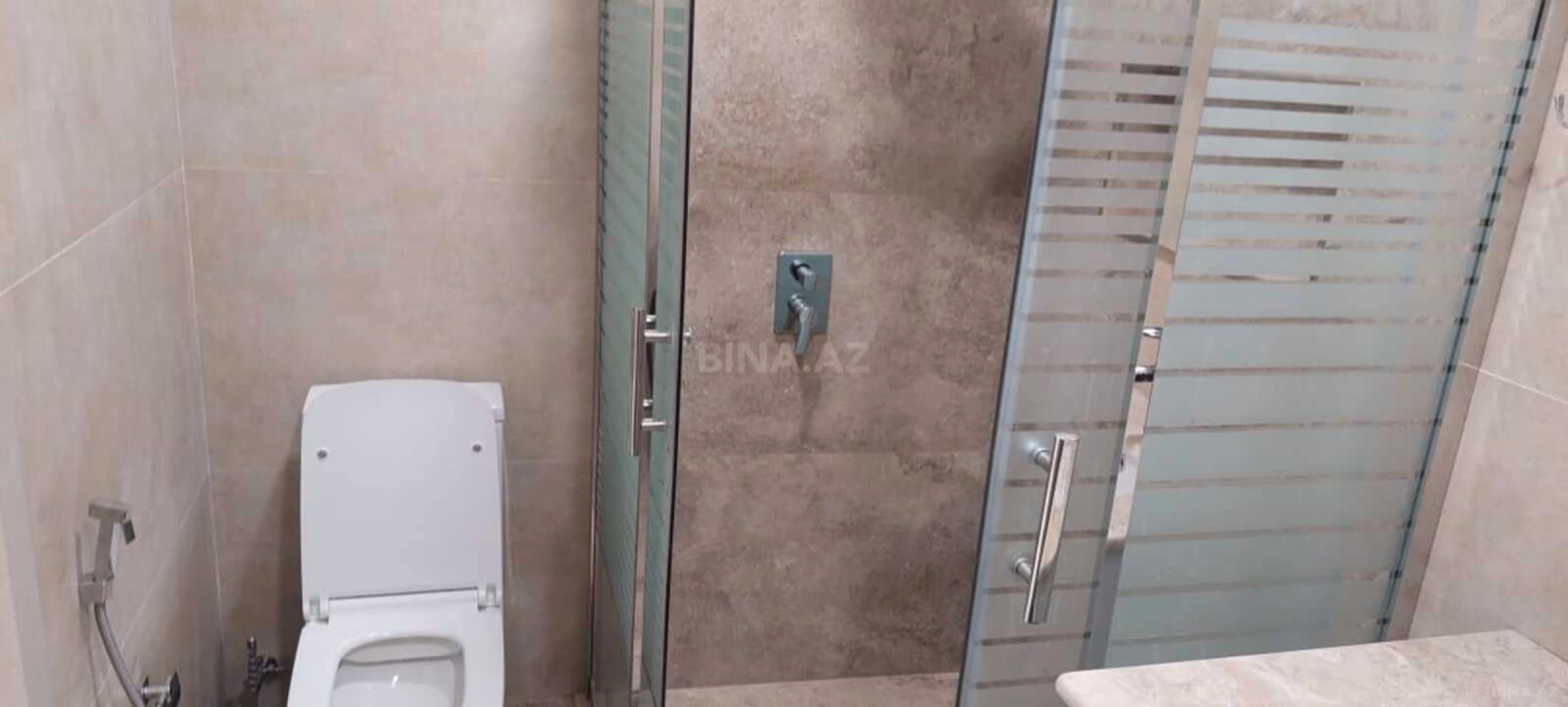 Kirayə verilir 2 otaqlı mənzil 90 m²