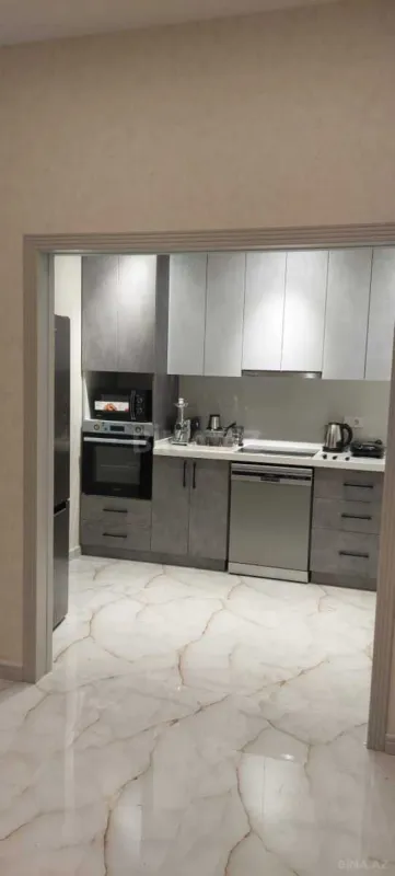 Kirayə verilir 2 otaqlı mənzil 90 m²