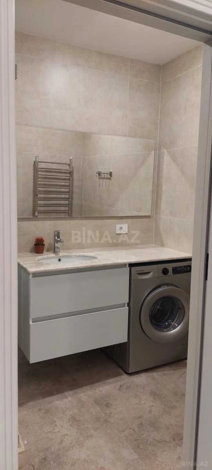 Kirayə verilir 2 otaqlı mənzil 90 m²