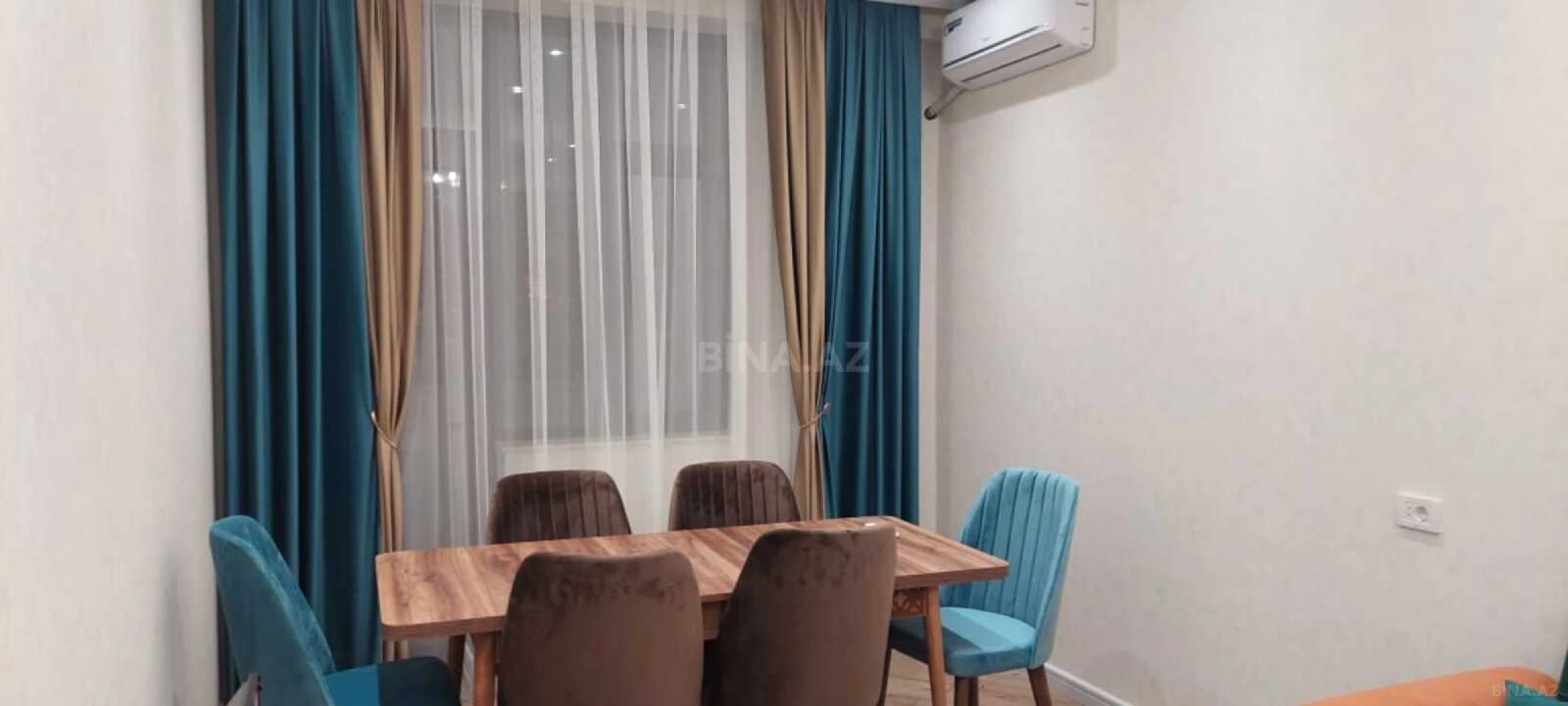 Kirayə verilir 2 otaqlı mənzil 90 m²