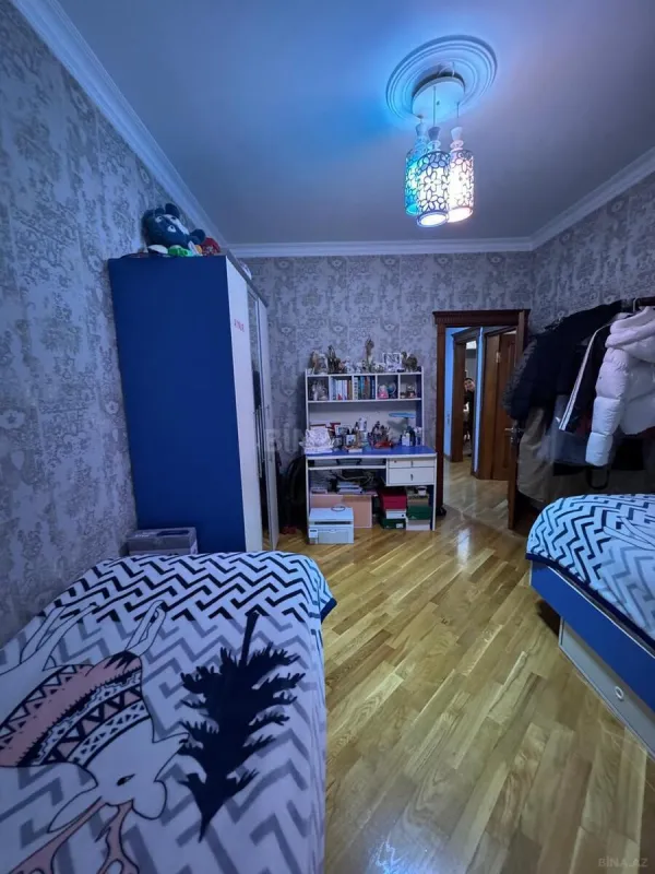 Satılır 4 otaqlı mənzil 100 m²