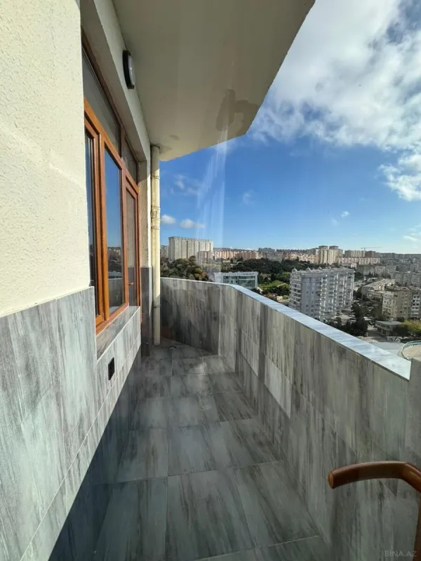 Satılır 3 otaqlı mənzil 115 m²
