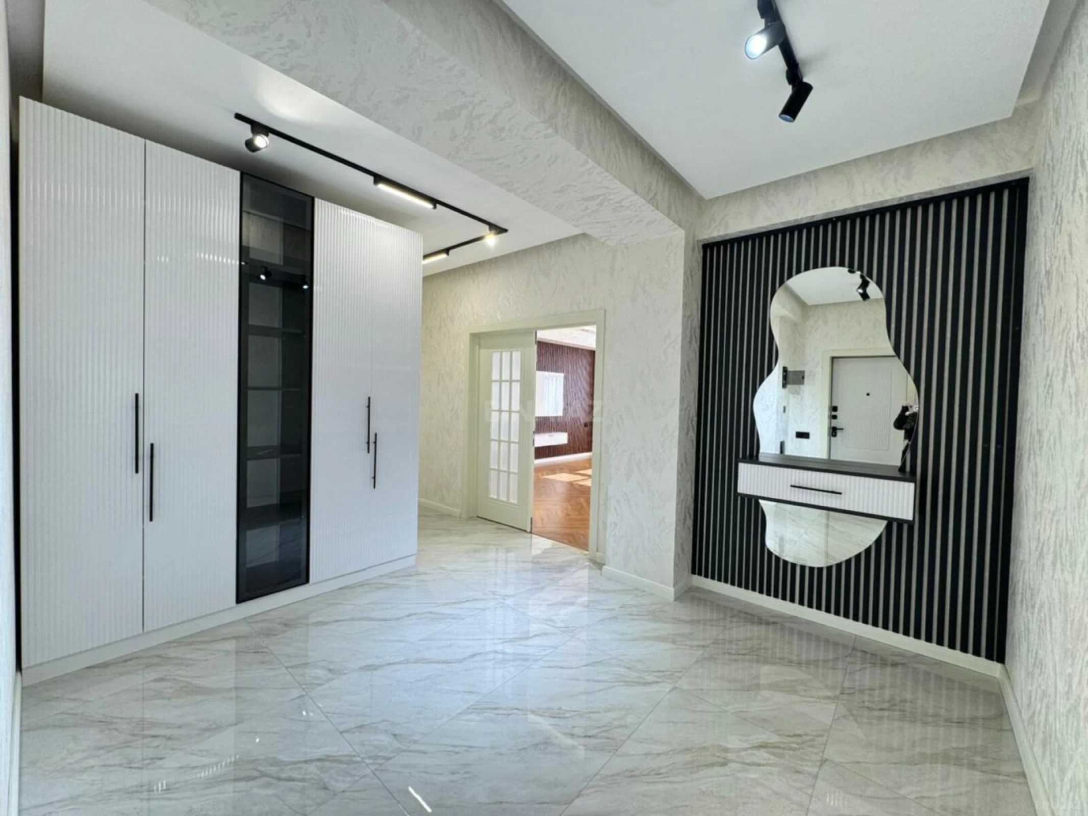 Satılır 3 otaqlı mənzil 115 m²