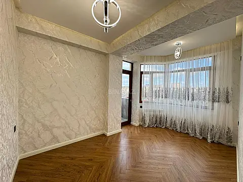 Satılır 3 otaqlı mənzil 115 m²