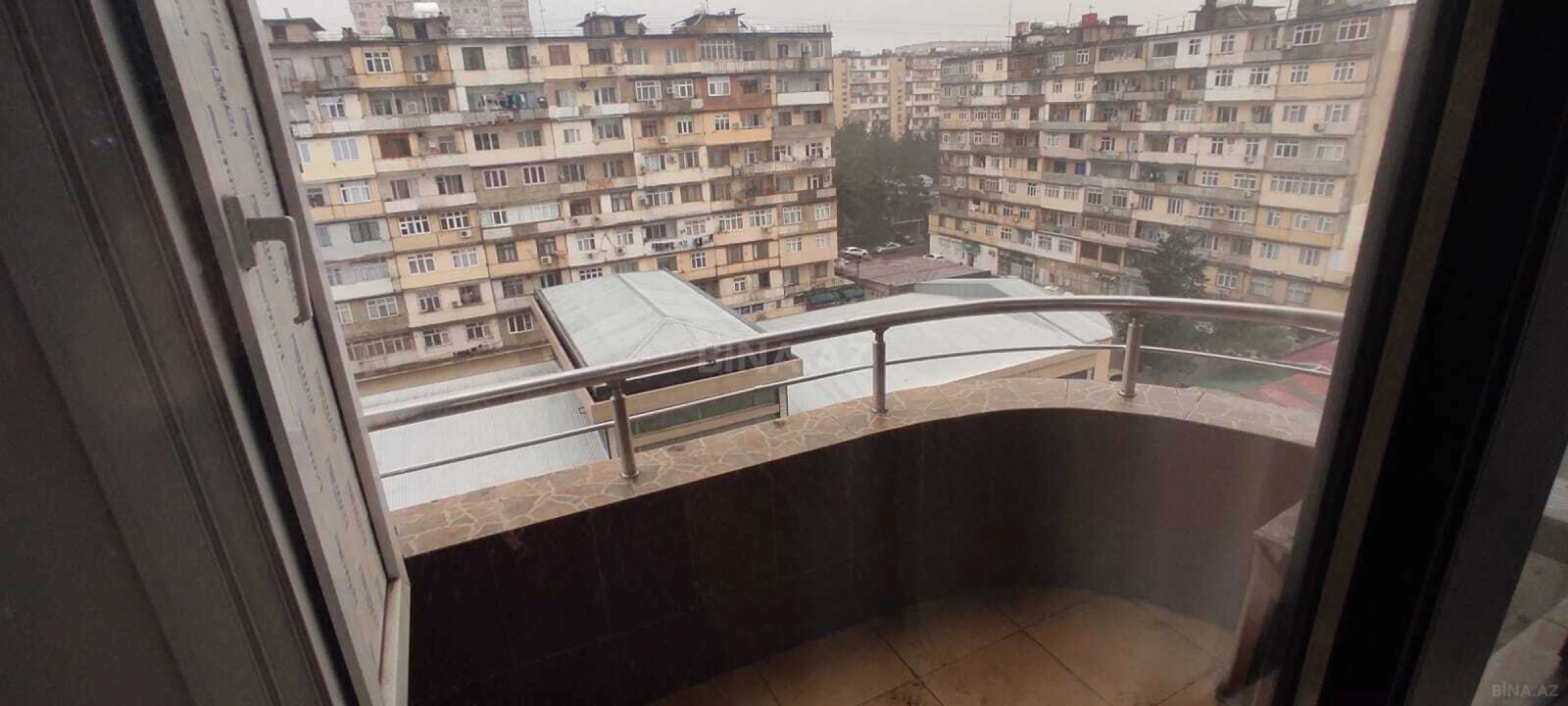 Kirayə verilir 2 otaqlı mənzil 106 m²
