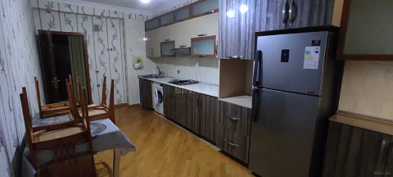 Kirayə verilir 2 otaqlı mənzil 106 m²