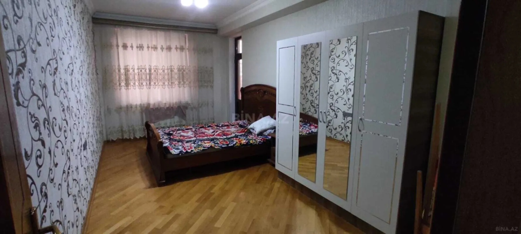 Kirayə verilir 2 otaqlı mənzil 106 m²