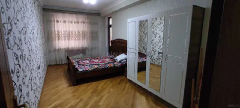 Kirayə verilir 2 otaqlı mənzil 106 m²