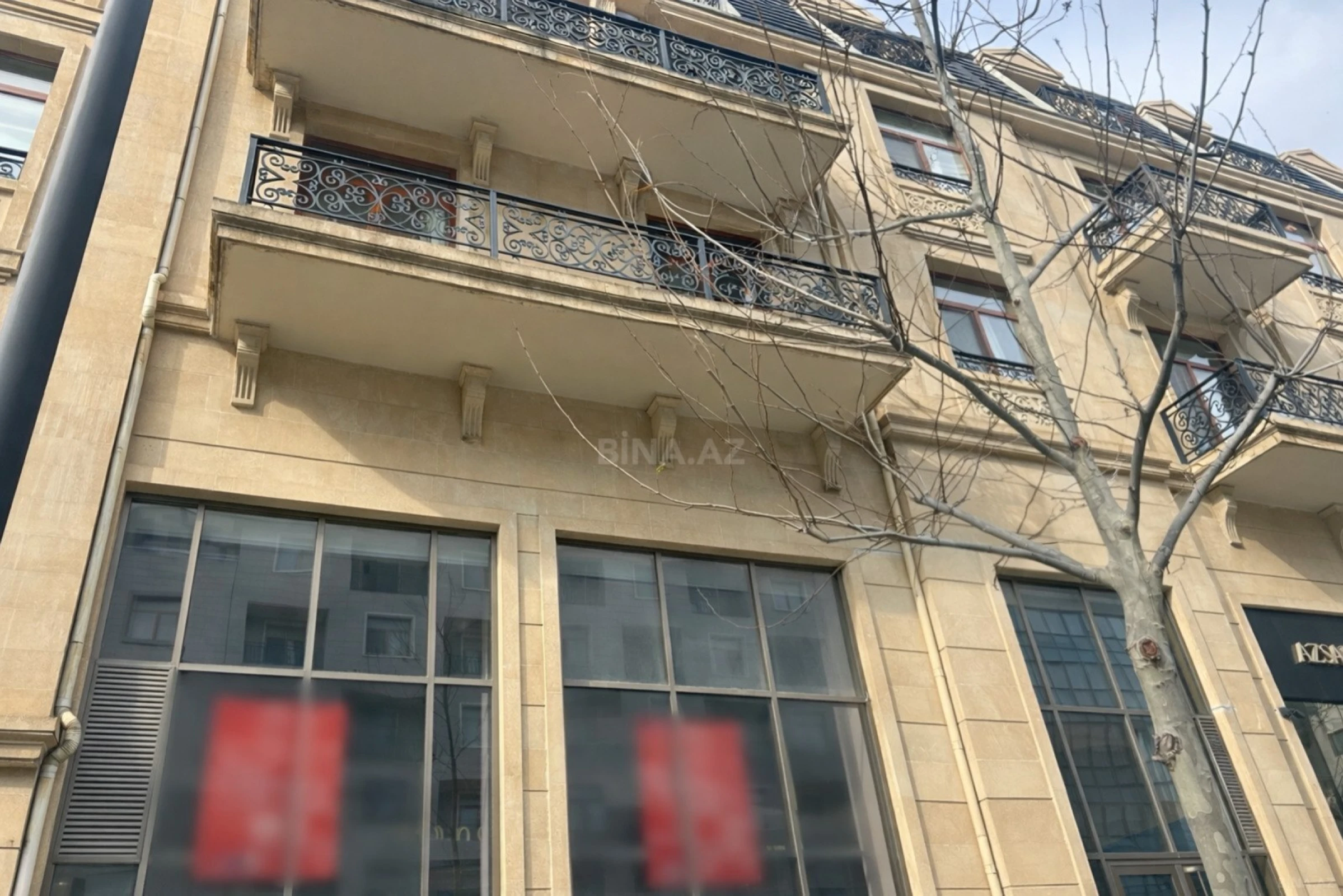 Kirayə verilir obyekt 374 m²