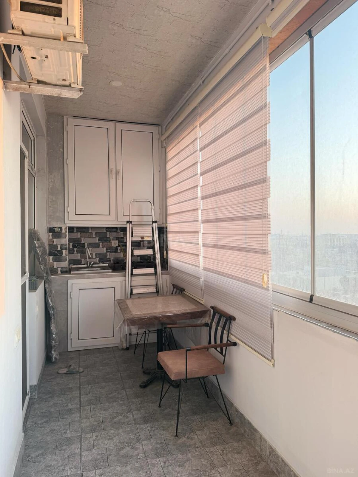 Satılır 2 otaqlı mənzil 61 m²
