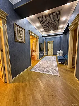 Satılır 3 otaqlı mənzil 125 m²