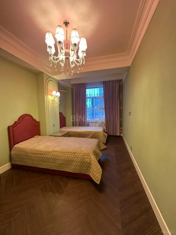 Satılır 3 otaqlı mənzil 112 m²