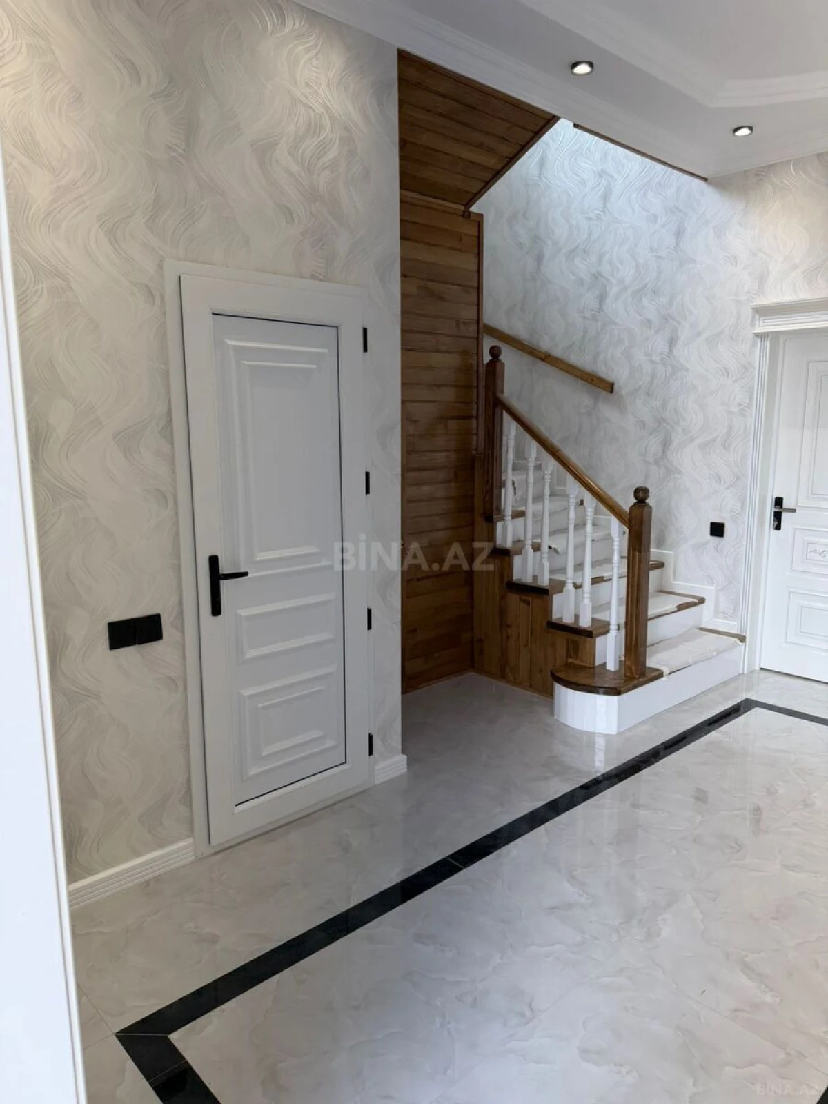Satılır 7 otaqlı həyət evi 235 m²