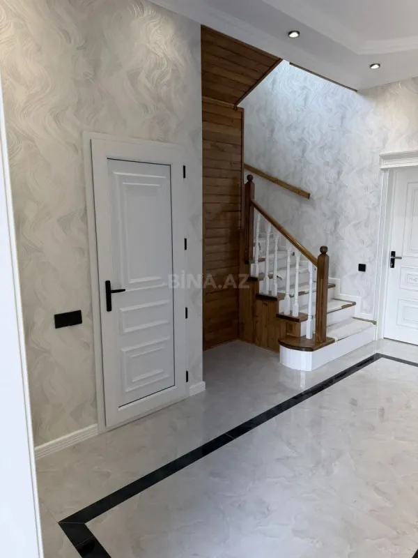 Satılır 7 otaqlı həyət evi 235 m²