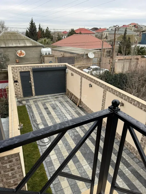 Satılır 7 otaqlı həyət evi 235 m²