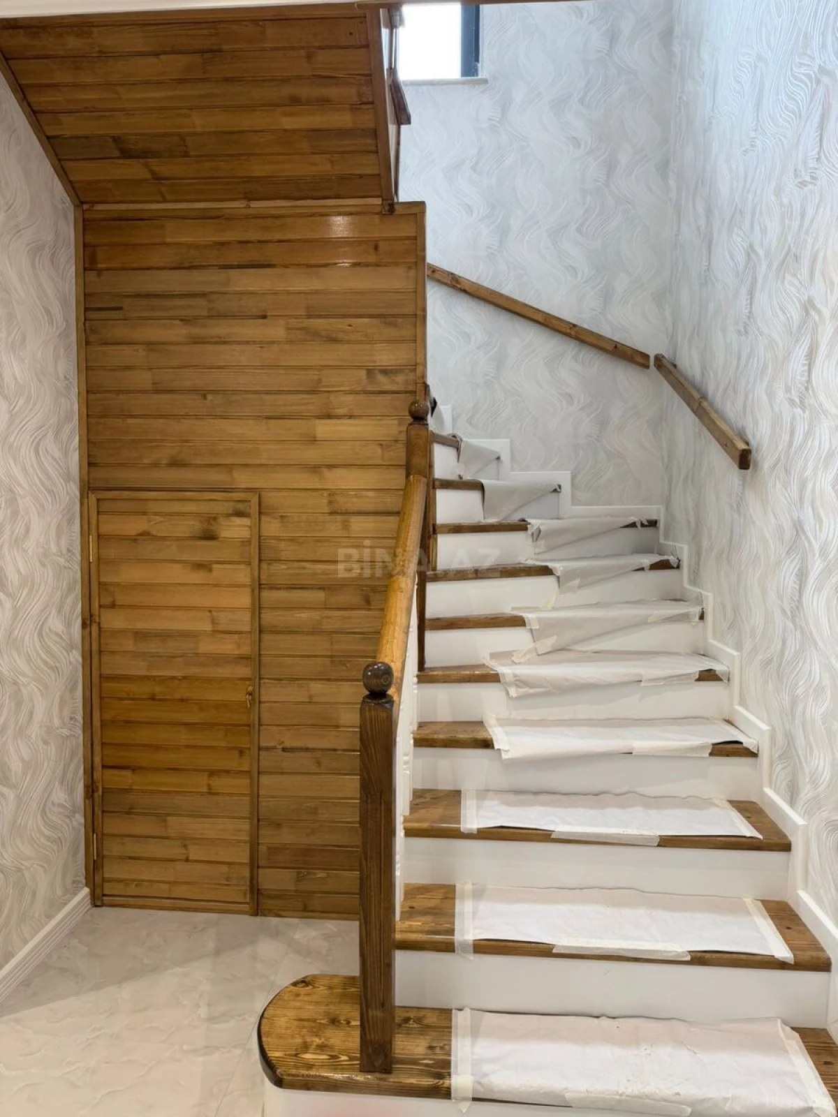 Satılır 7 otaqlı həyət evi 235 m²