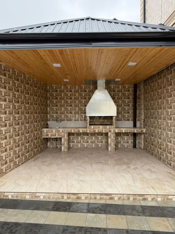 Satılır 7 otaqlı həyət evi 235 m²