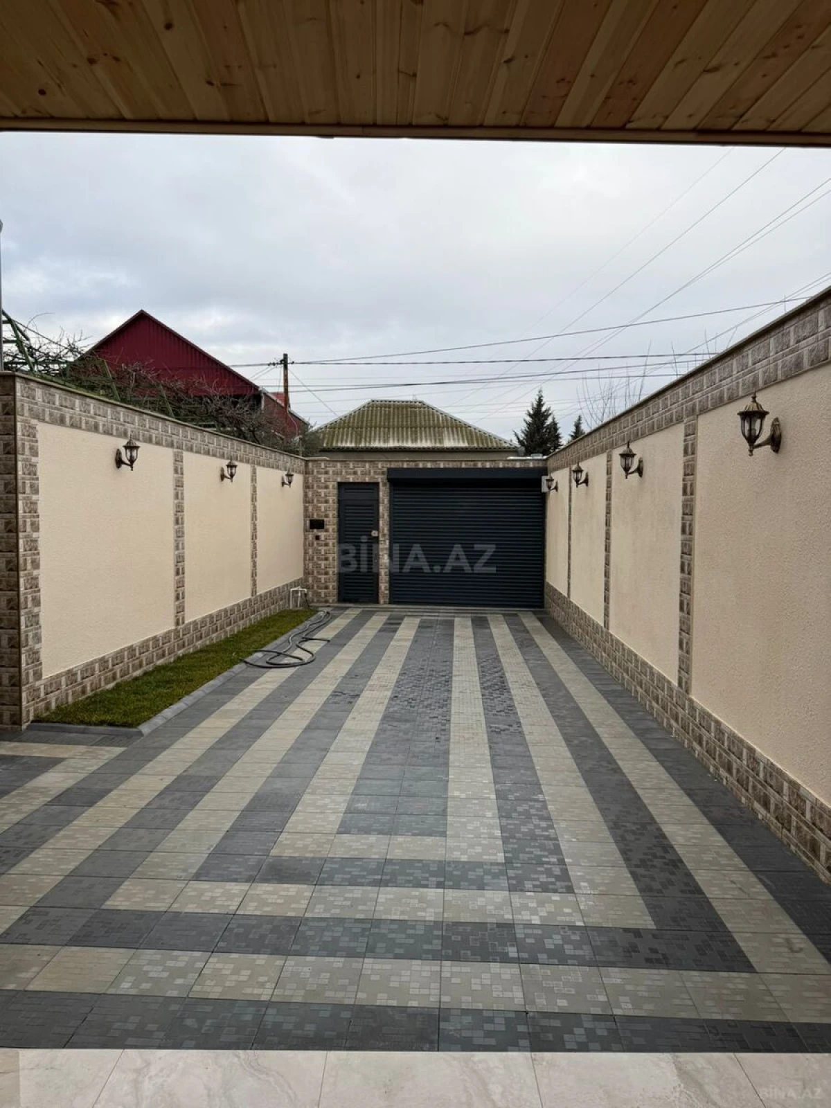 Satılır 7 otaqlı həyət evi 235 m²