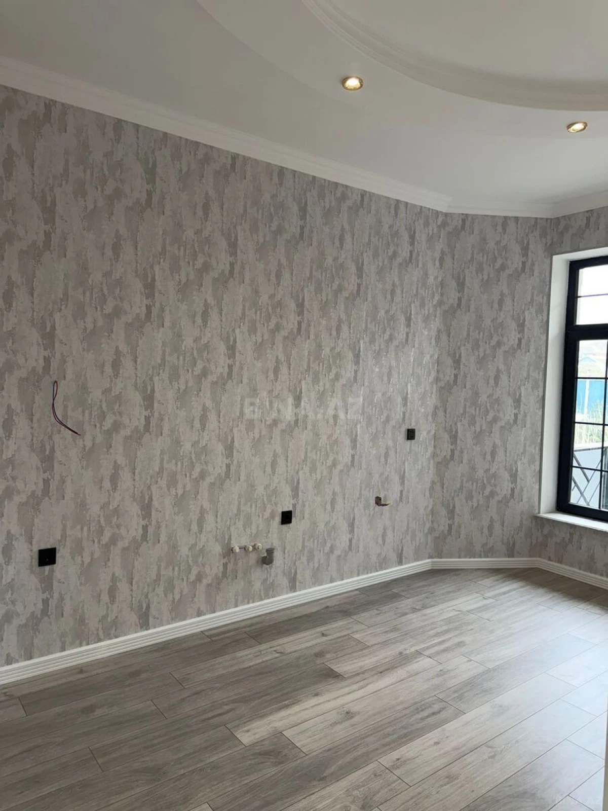 Satılır 7 otaqlı həyət evi 235 m²