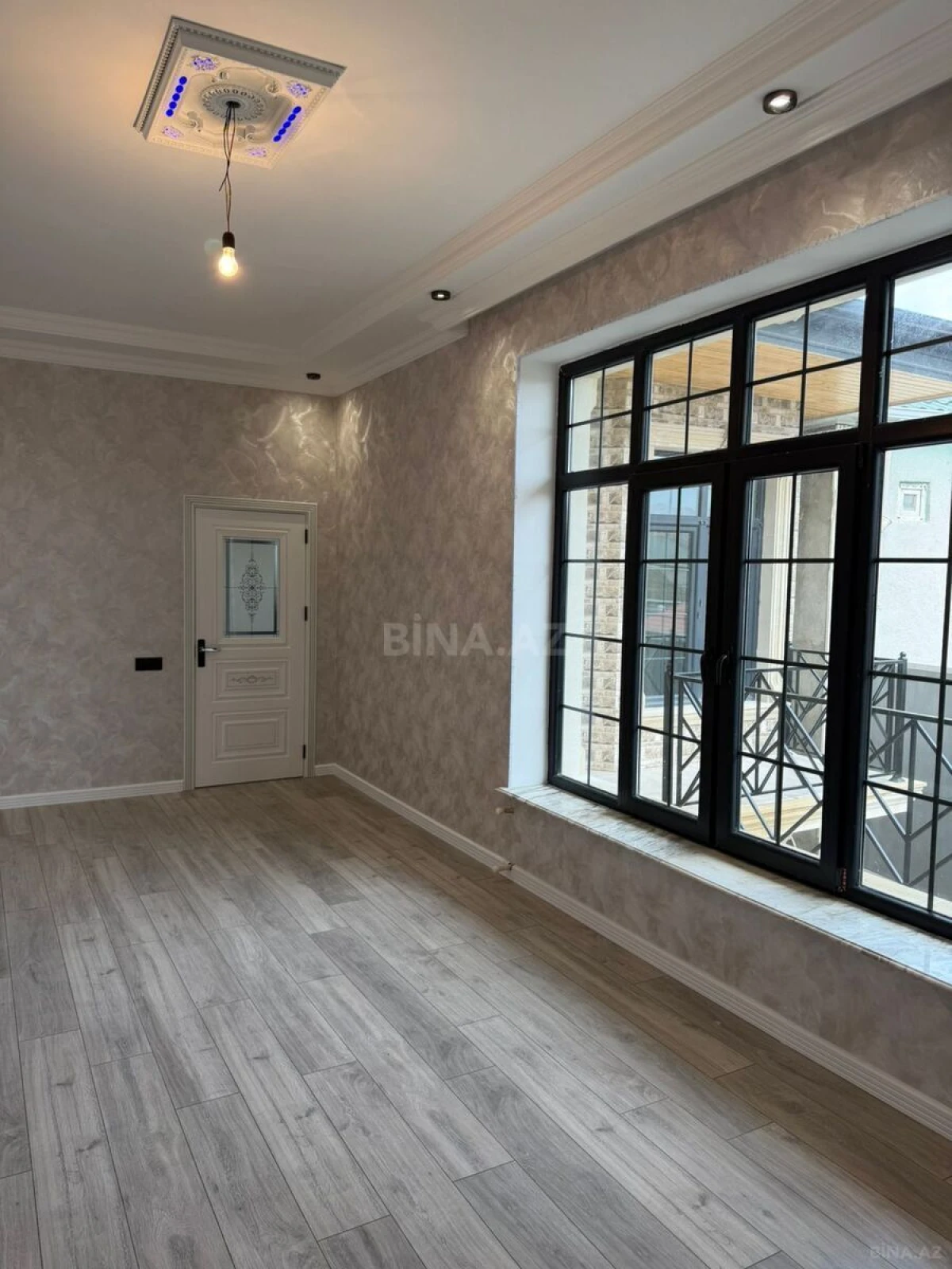 Satılır 7 otaqlı həyət evi 235 m²