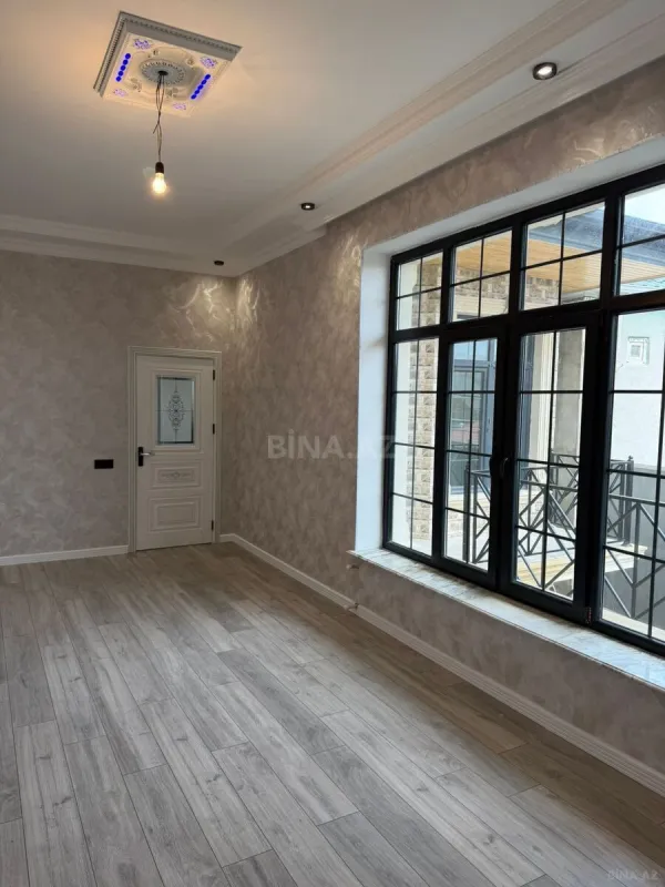 Satılır 7 otaqlı həyət evi 235 m²