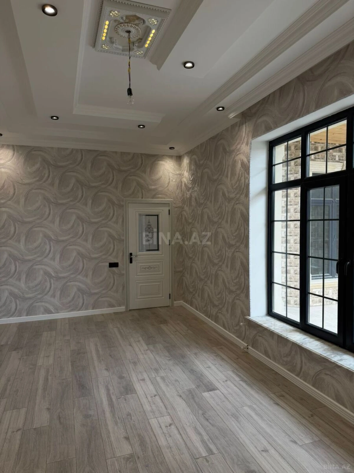 Satılır 7 otaqlı həyət evi 235 m²