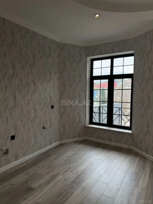 Satılır 7 otaqlı həyət evi 235 m²