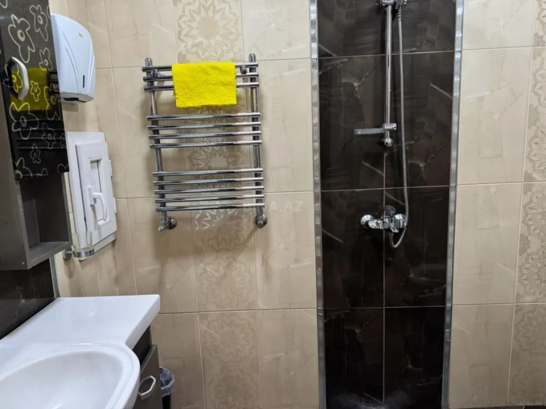 Kirayə verilir 3 otaqlı ofis 170 m²