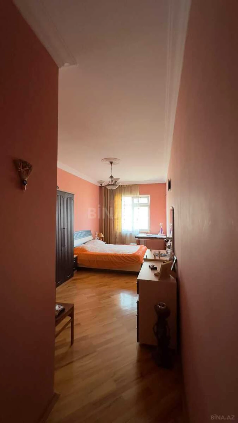 Satılır 4 otaqlı mənzil 145 m²
