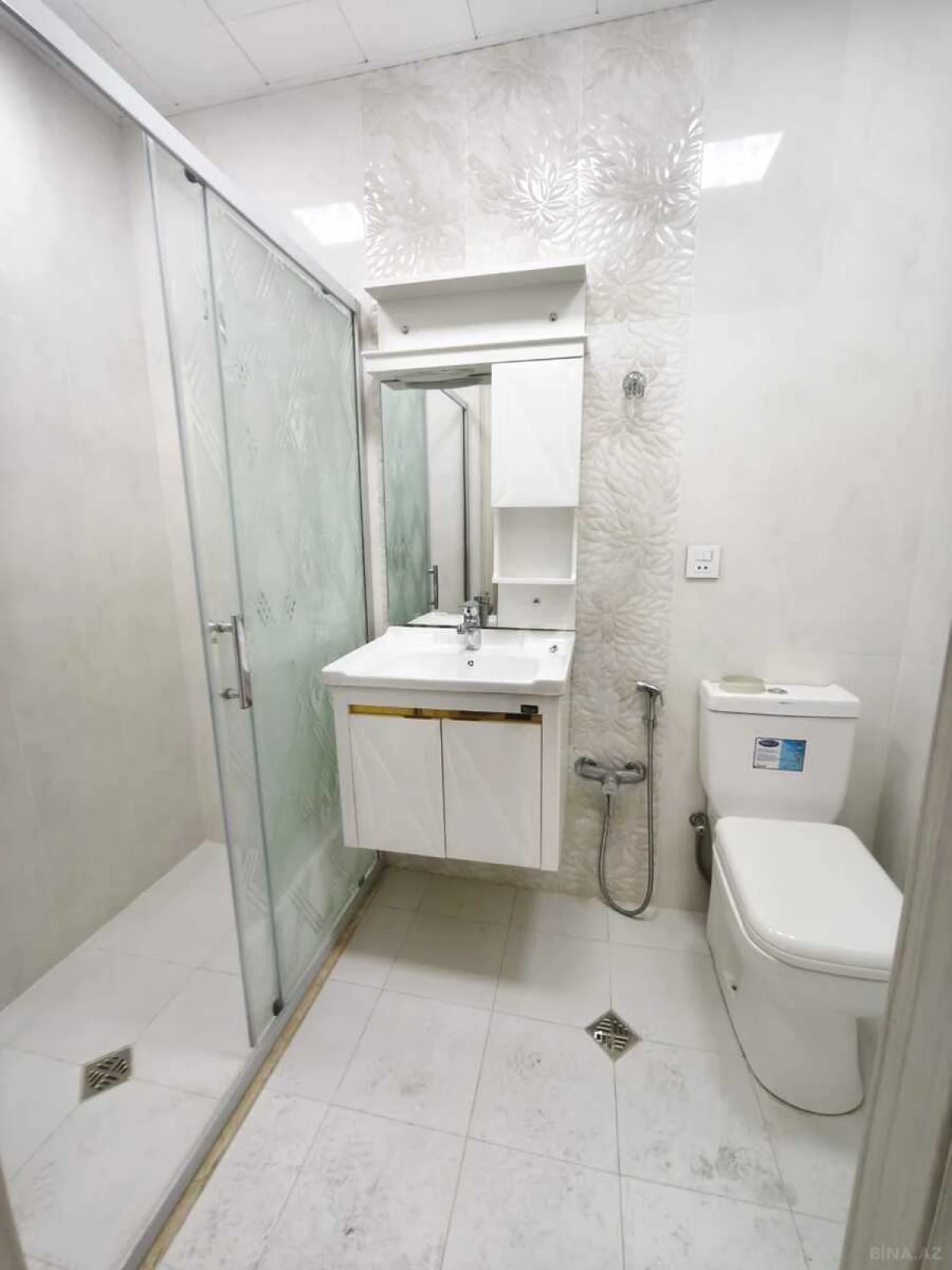 Satılır 2 otaqlı mənzil 62 m²