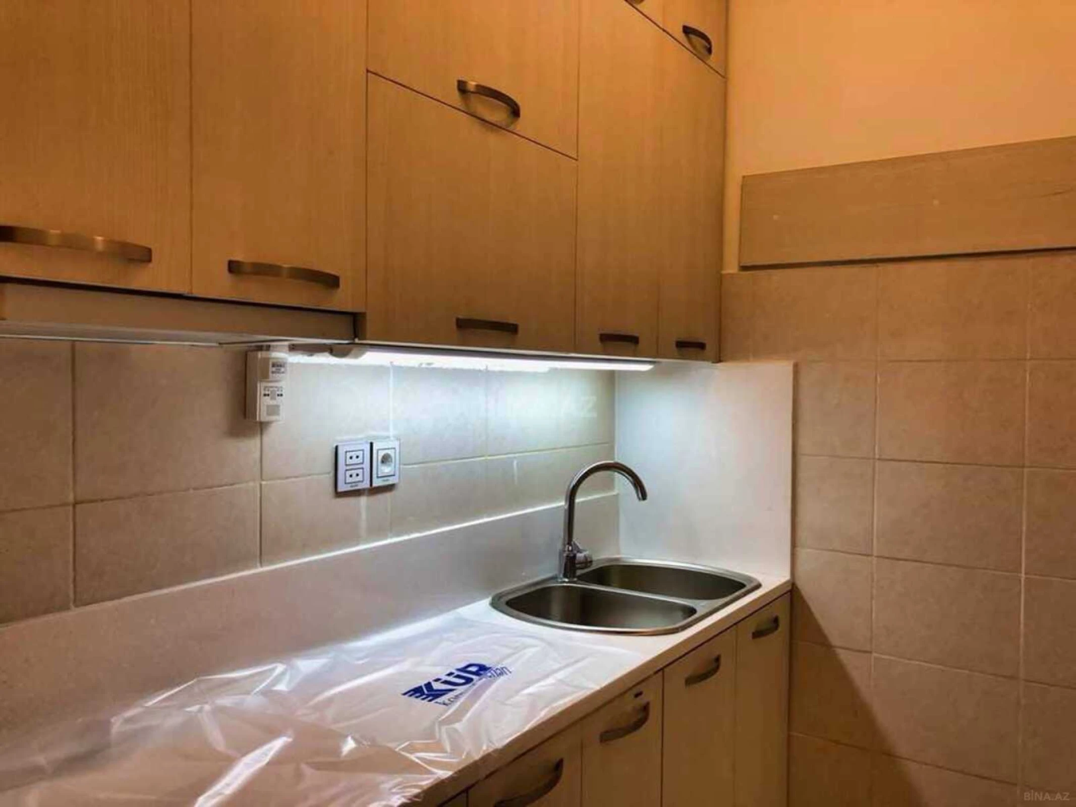 Kirayə verilir 3 otaqlı ofis 132 m²