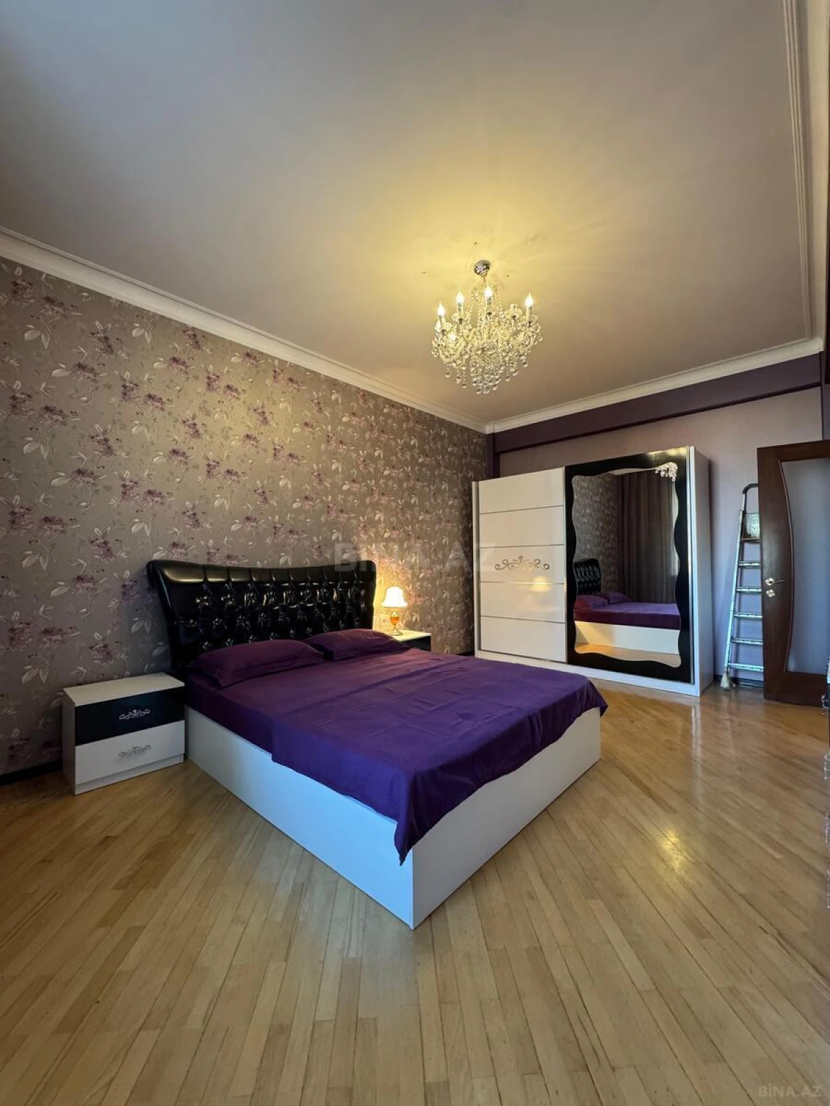 Kirayə verilir 3 otaqlı mənzil 150 m²