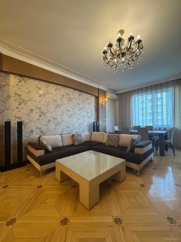 Kirayə verilir 3 otaqlı mənzil 150 m²