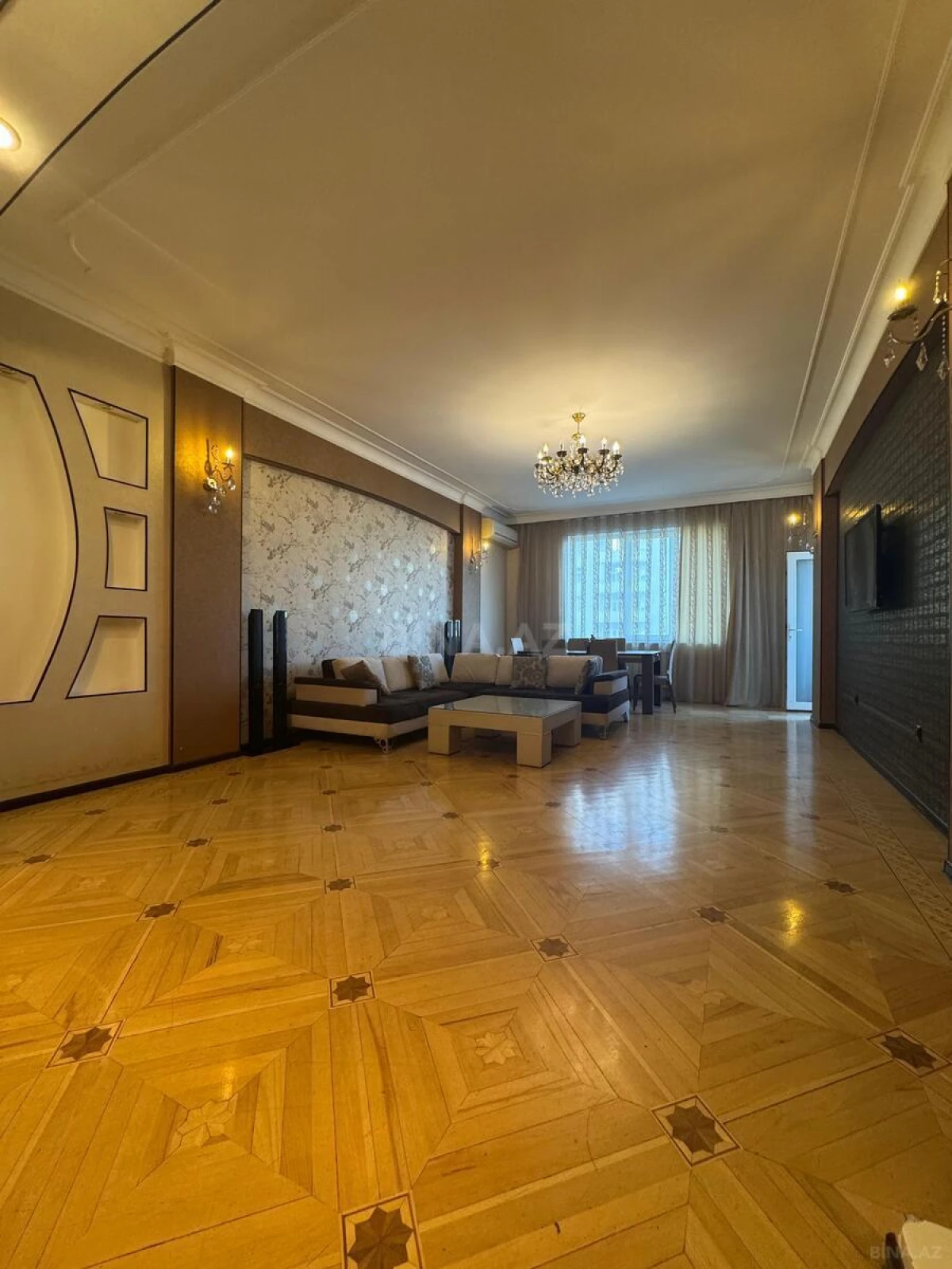Kirayə verilir 3 otaqlı mənzil 150 m²