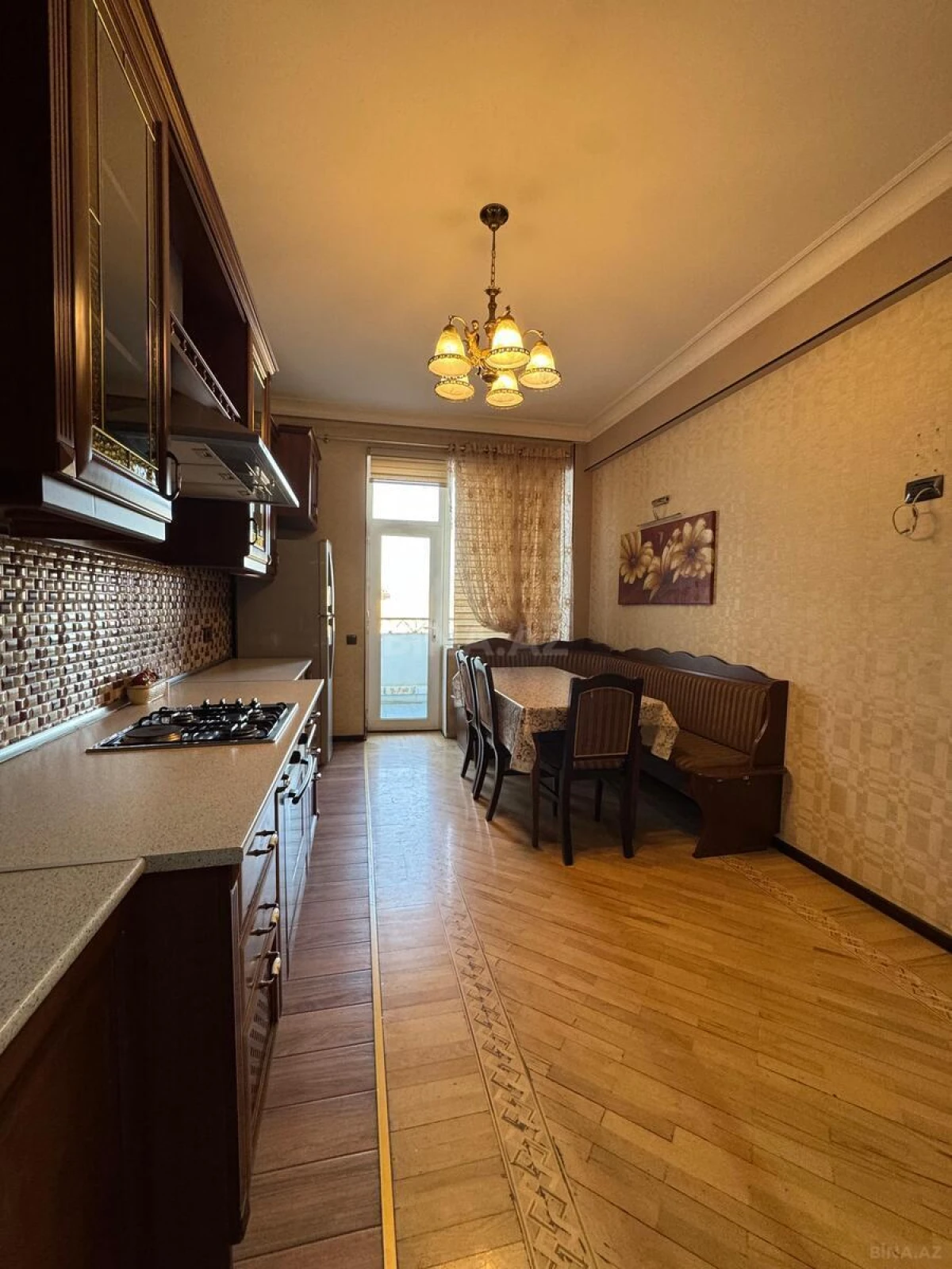 Kirayə verilir 3 otaqlı mənzil 150 m²