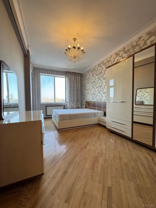 Kirayə verilir 3 otaqlı mənzil 150 m²