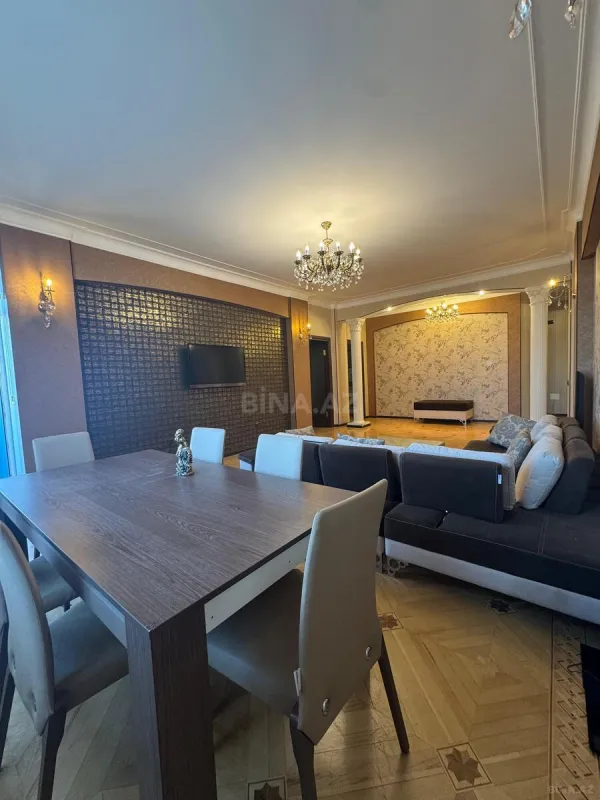 Kirayə verilir 3 otaqlı mənzil 150 m²