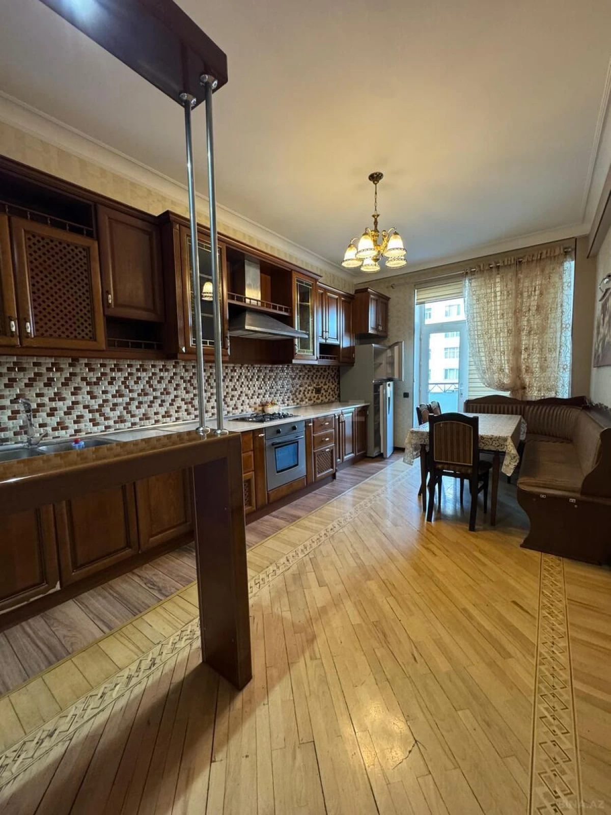 Kirayə verilir 3 otaqlı mənzil 150 m²