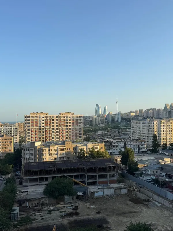 Kirayə verilir 3 otaqlı mənzil 150 m²