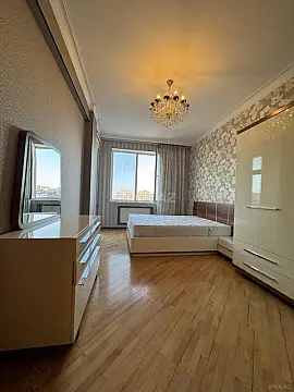 Kirayə verilir 3 otaqlı mənzil 150 m²