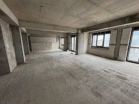 Satılır 3 otaqlı mənzil 127 m²