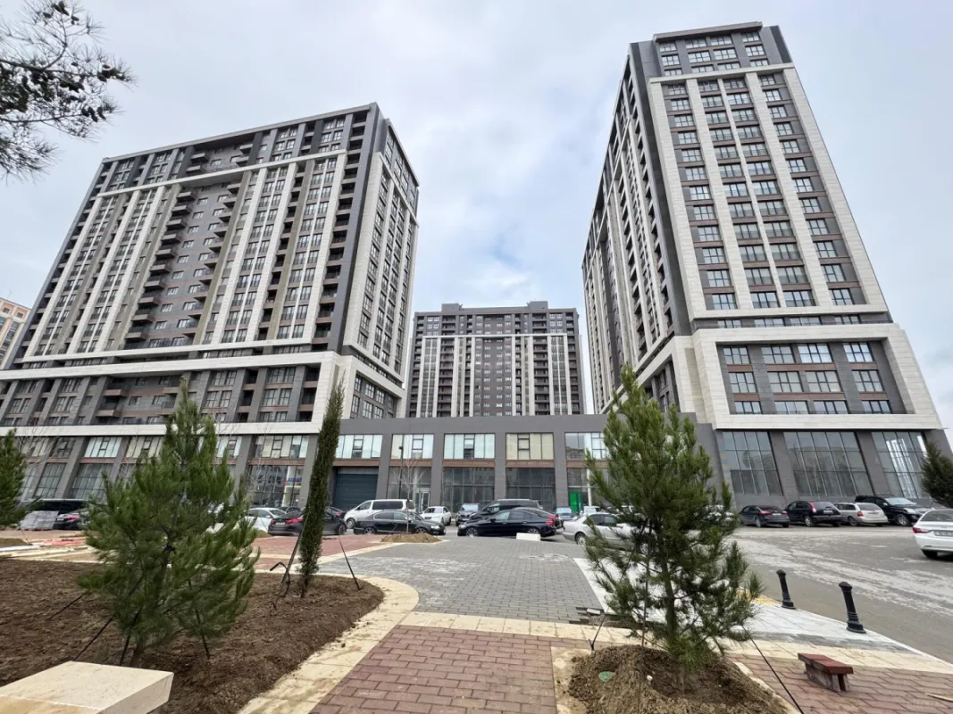 Satılır 3 otaqlı mənzil 127 m²