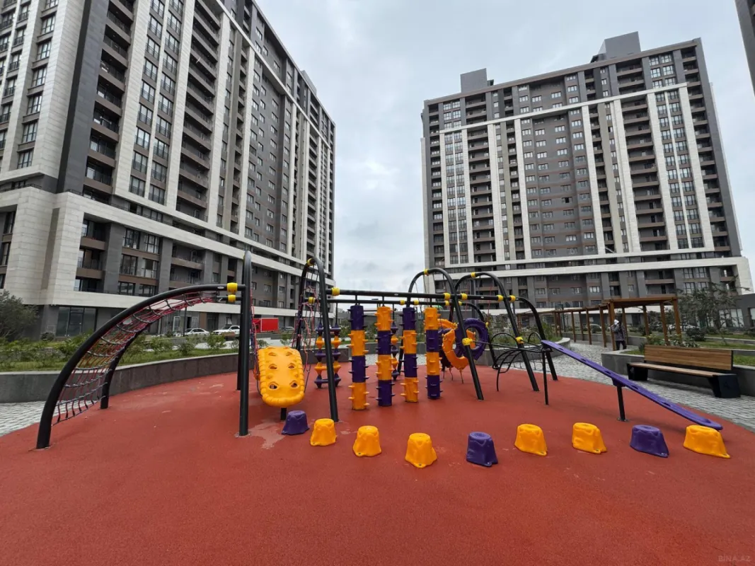 Satılır 3 otaqlı mənzil 127 m²