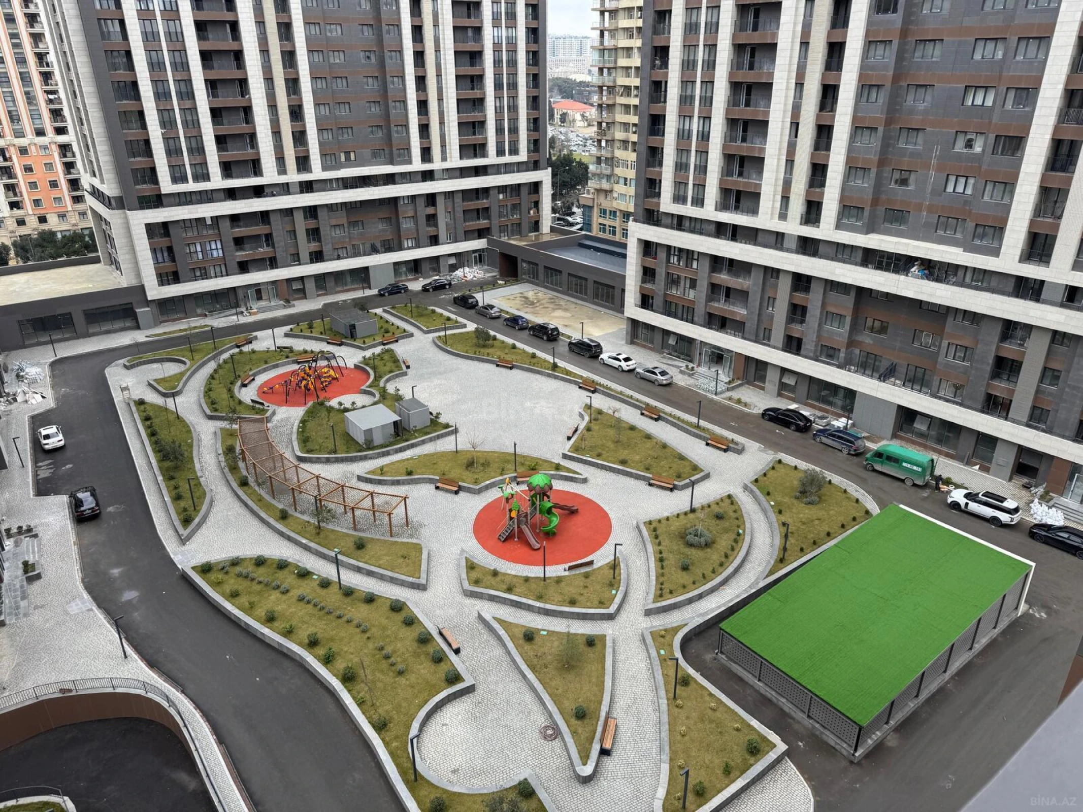 Satılır 3 otaqlı mənzil 127 m²