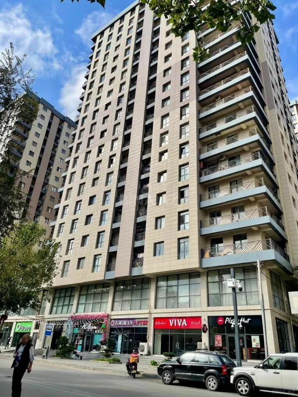 Satılır 4 otaqlı mənzil 192.5 m²