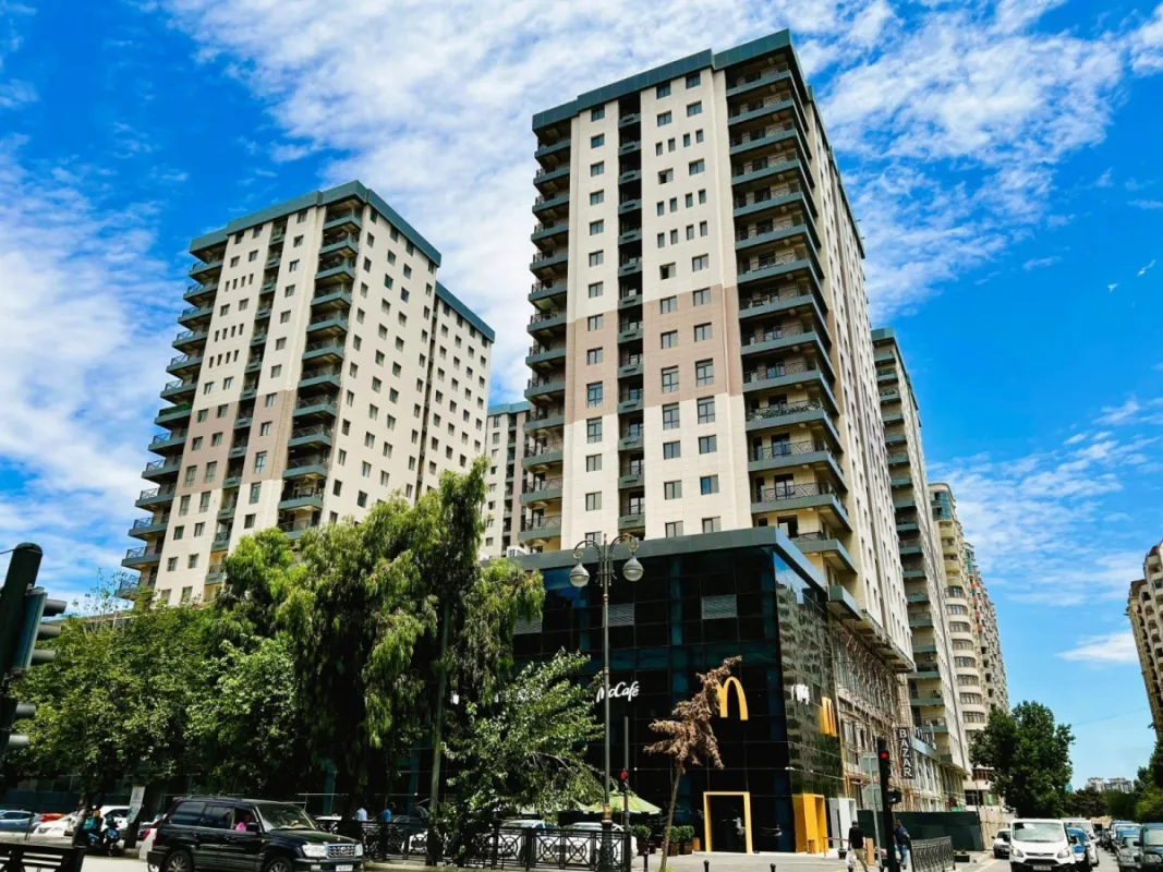 Satılır 4 otaqlı mənzil 192.5 m²